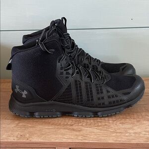 Under Armour UA MG Strikefast Mid